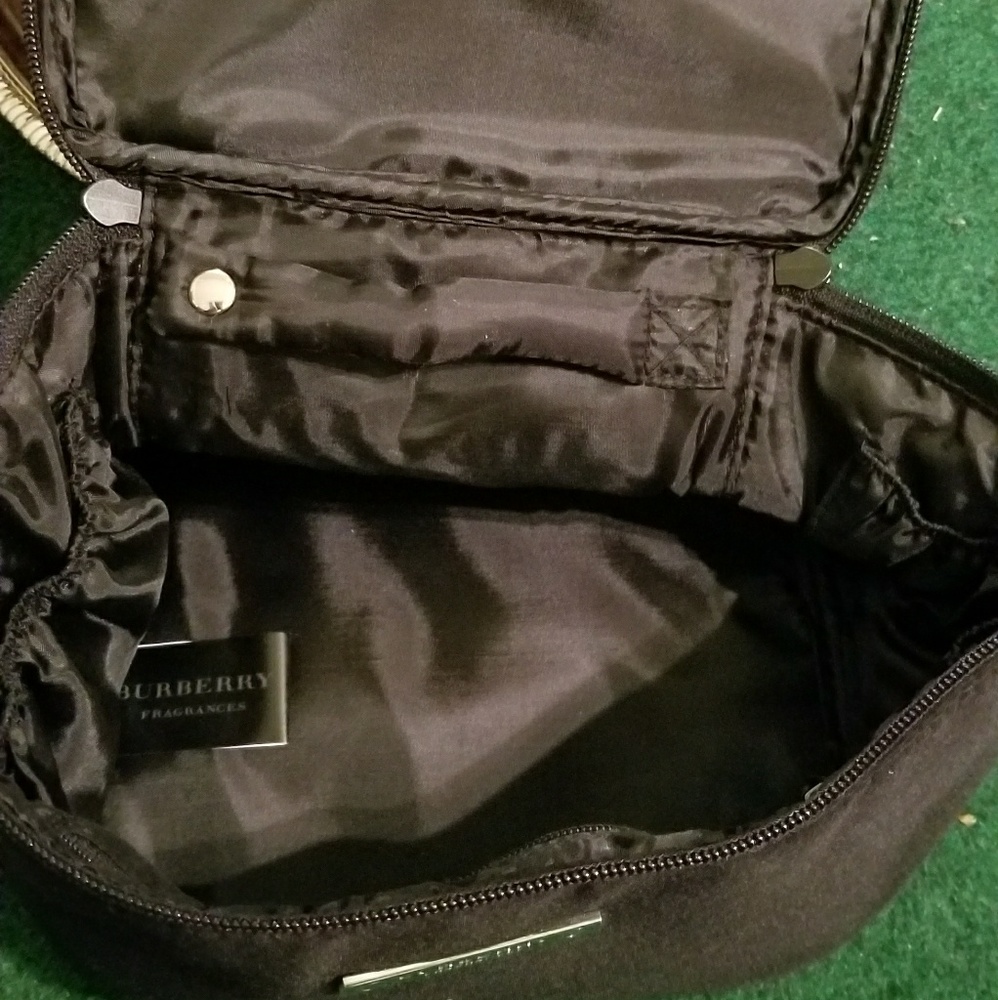 Burberry Jewellery Pouch - Picture 5 of 6
